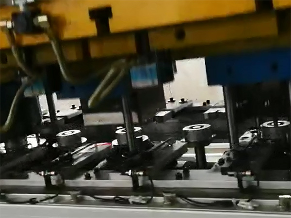 衝壓機械手生產現場