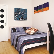 魅力红色装点现代二居室