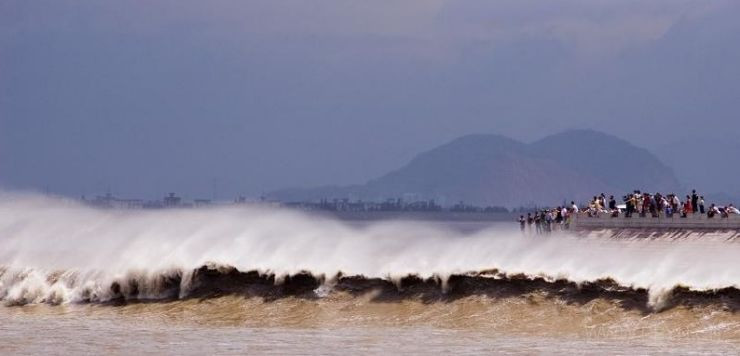 ����Ȫӳ�¡���ѧ����֮һ