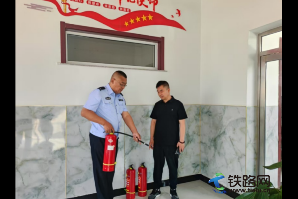 火灾隐患细排查 消防安全严管理