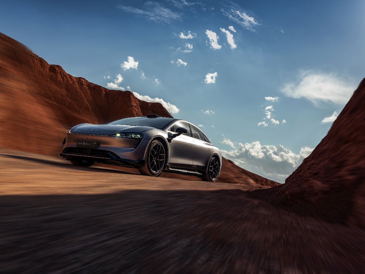 名过其实还是名副其实?智界R7挑战Model Y