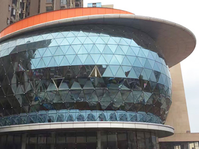 顏（yán）色玻（bō）璃