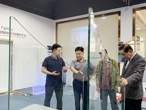 樣品（pǐn）間參觀