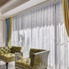 轻盈窗帘的自然垂地感