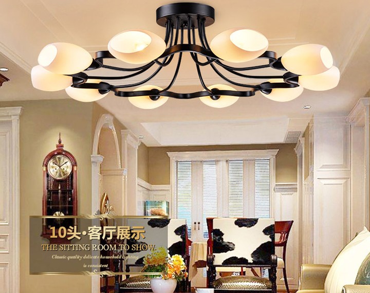 吸顶灯的造型简单自然